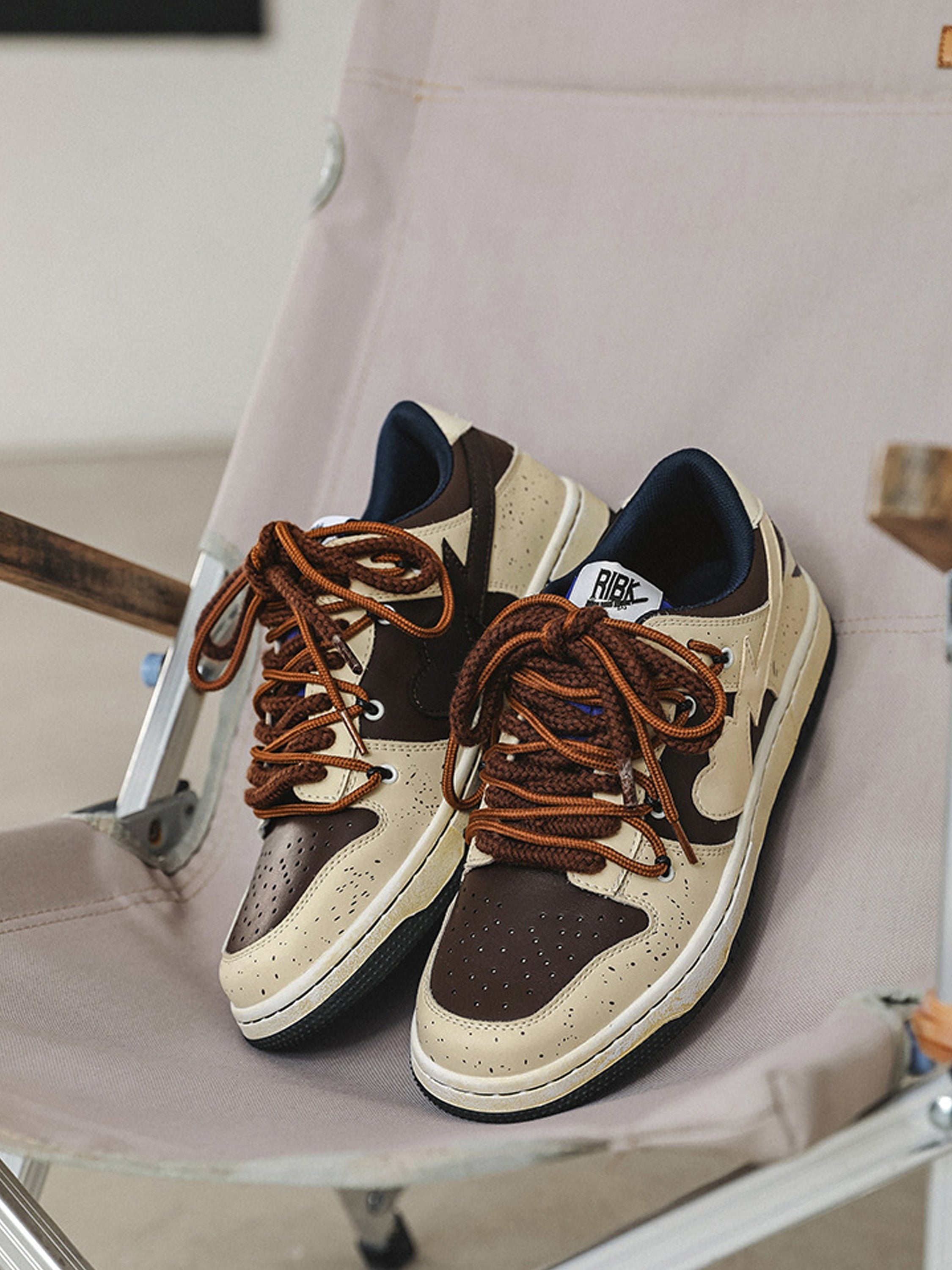 High Street Love Sneakers -