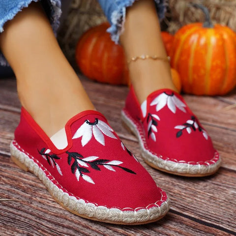 Embroidered  Round Toe Shoes