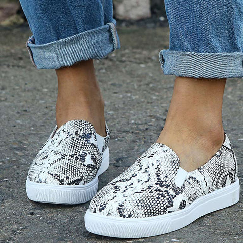 Snakeskin Print Decor Textured Flats